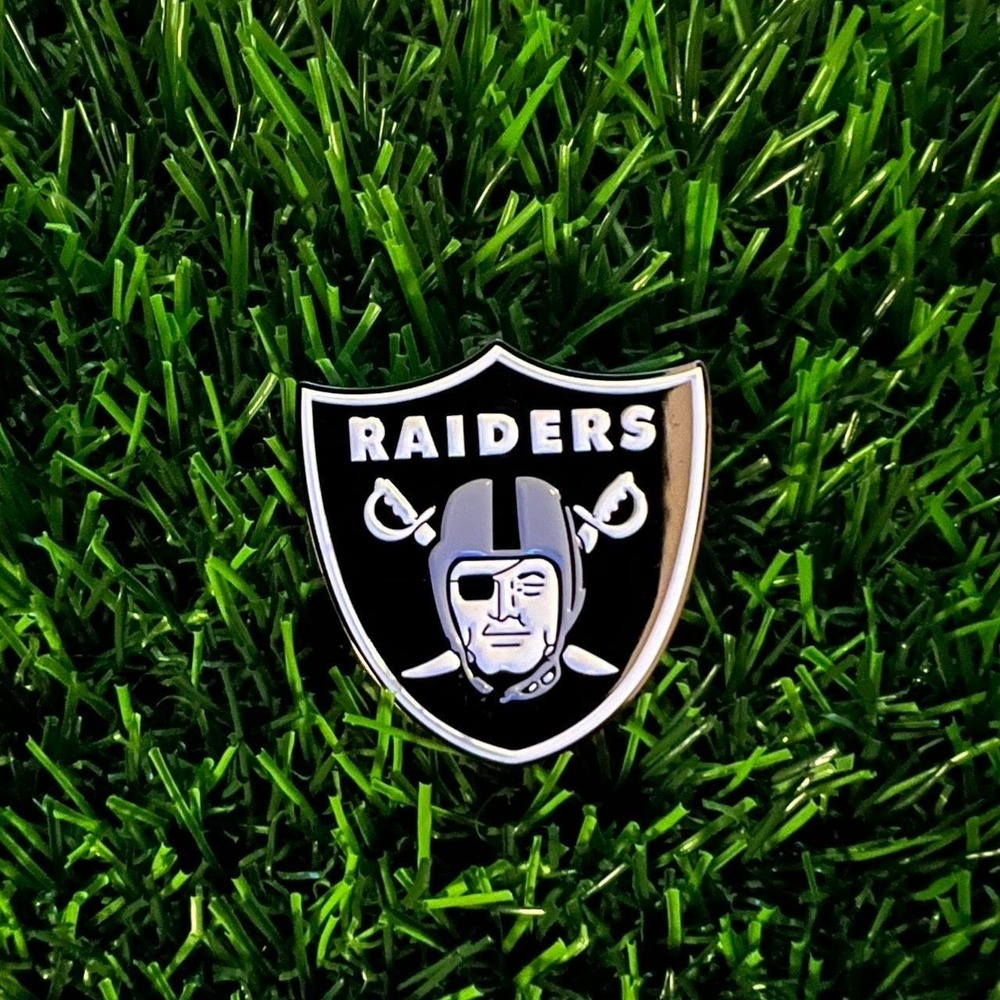 Raiders pin